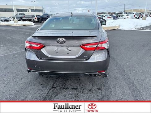 Used 2020 Toyota Camry SE w/ Convenience Package image 10