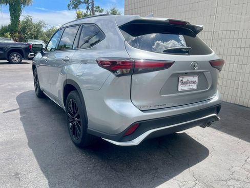Used 2025 Toyota Highlander XSE AWD/4WD image 3