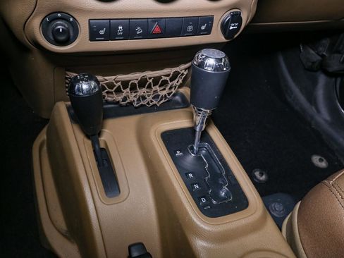 Used 2018 Jeep Wrangler Unlimited Rubicon w/ Dual Top Group image 29