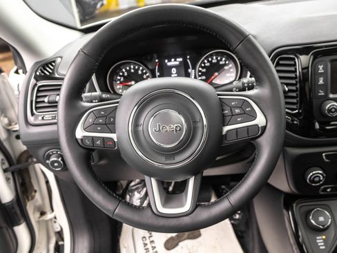 Used 2018 Jeep Compass Latitude image 25