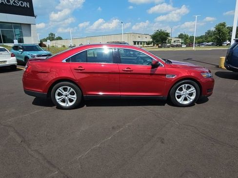 Used 2017 Ford Taurus SEL w/ Equipment Group 201A FWD image 9