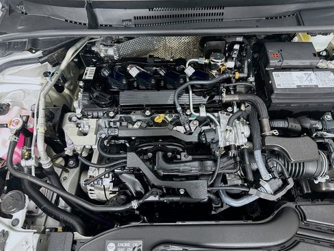 Used 2025 Toyota Corolla LE image 31