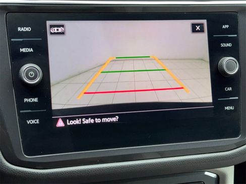 Used 2022 Volkswagen Tiguan SE R-Line image 28