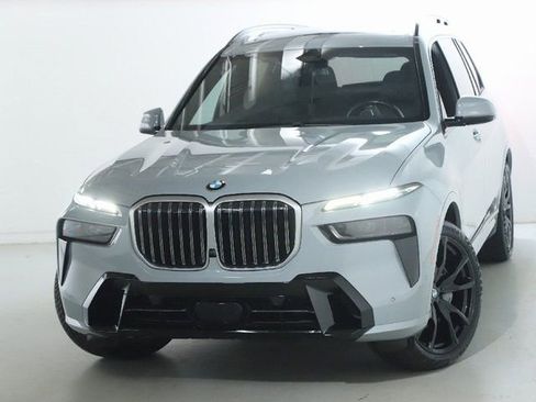 Certified 2024 BMW X7 xDrive40i w/ M Sport Package image 3