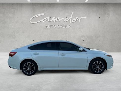 Used 2018 Toyota Avalon XLE Premium image 17