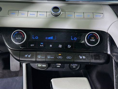 Used 2023 Hyundai Elantra Limited image 23