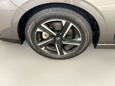 Used 2024 Nissan Sentra SV image 11