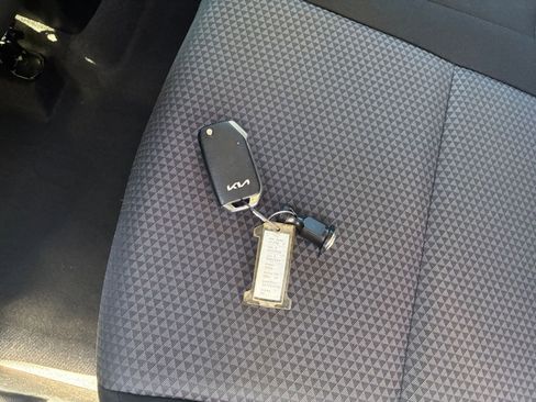 Used 2025 Kia Soul LX w/ LX Technology Package image 21