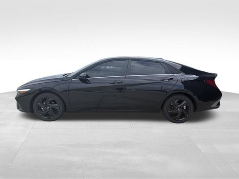 New 2026 Hyundai Elantra SEL Sport Premium FWD image 2