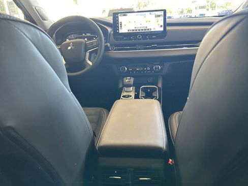 New 2026 Mitsubishi Outlander SE image 28