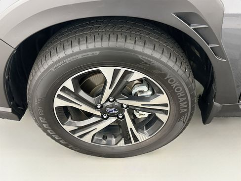 Used 2024 Subaru Crosstrek 2.0i Premium image 11