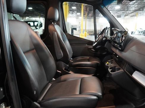 Used 2020 Mercedes-Benz Sprinter 2500 image 25