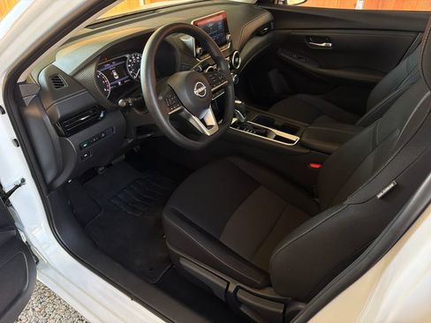 Used 2025 Nissan Sentra SV FWD image 2