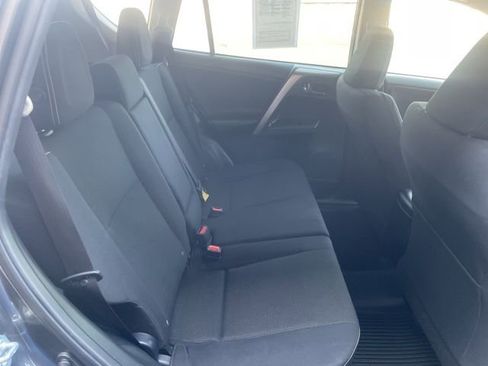 Used 2018 Toyota RAV4 XLE AWD/4WD image 53