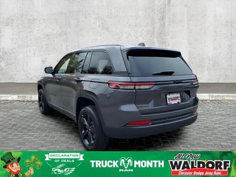 New 2025 Jeep Grand Cherokee 4WD image 5