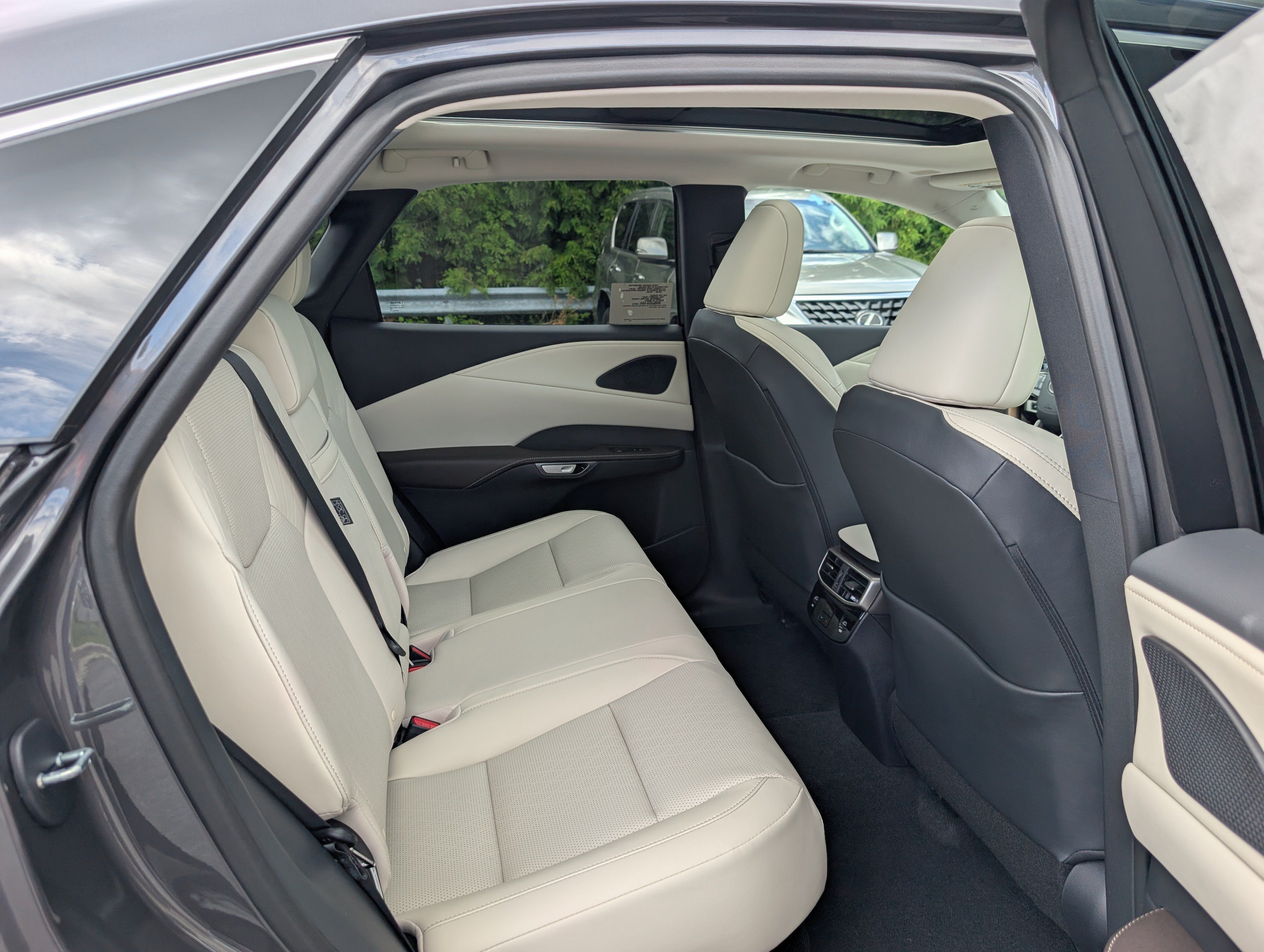 New 2026 Lexus RX 350 w/ Convenience Package AWD/4WD image 8