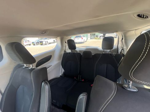 Used 2020 Chrysler Voyager LX w/ Cold Weather Group FWD image 9
