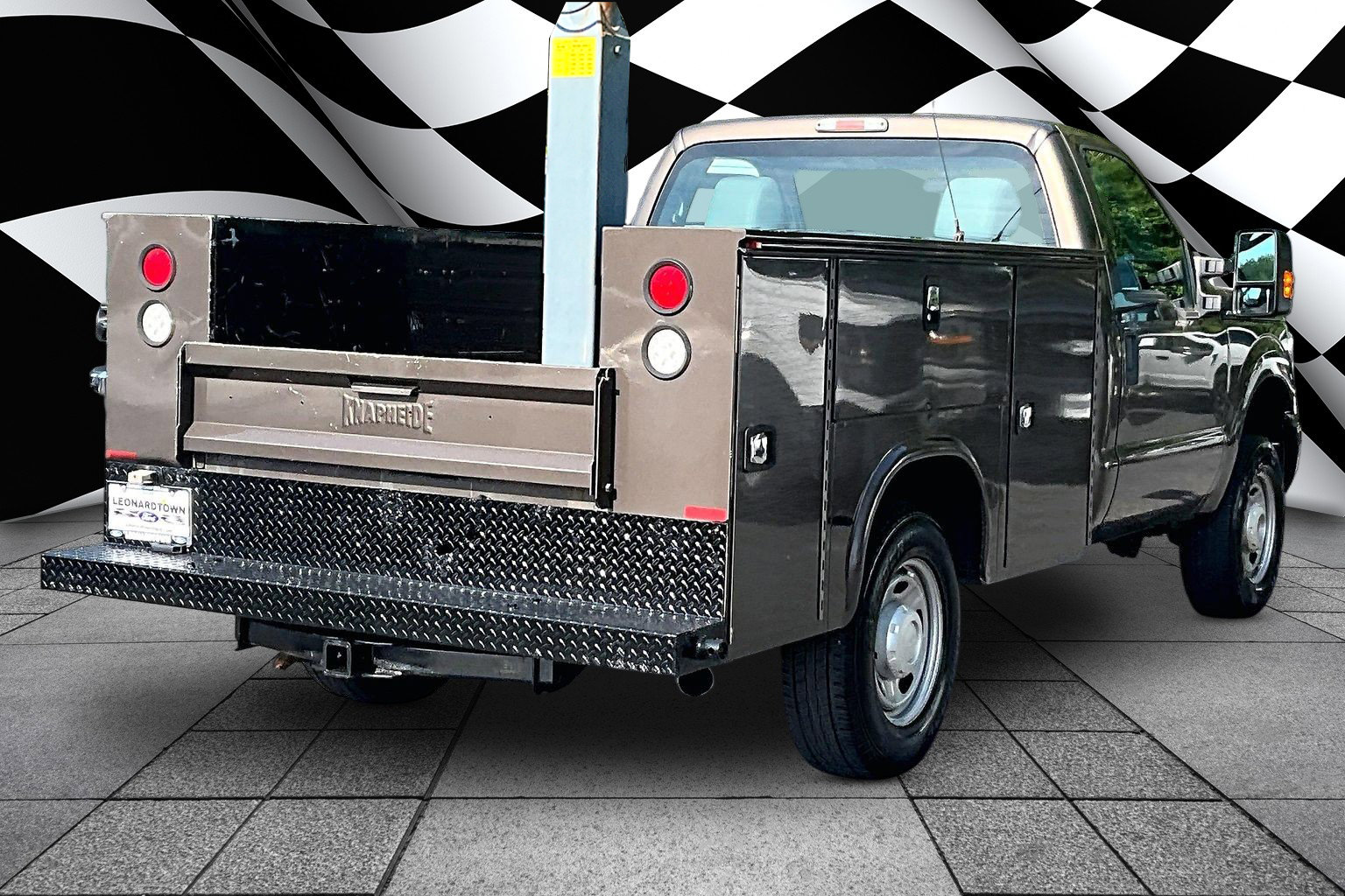 Used 2016 Ford F250 XL w/ Power Equipment Group AWD/4WD image 2