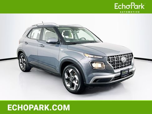 Used 2025 Hyundai Venue SEL FWD image 1