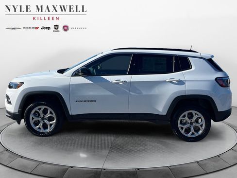 New 2026 Jeep Compass Latitude image 13
