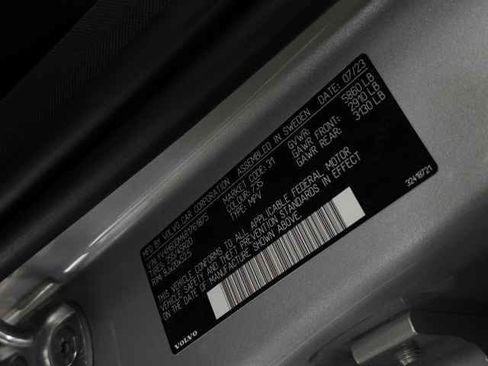 Certified 2024 Volvo XC60 T8 Ultimate w/ Protection Package Premier image 41