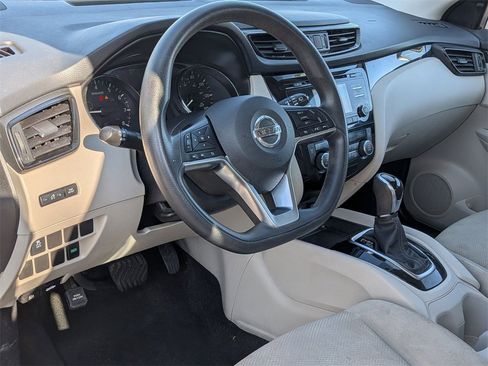 Used 2018 Nissan Rogue Sport SV image 10