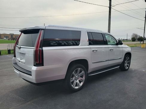 Used 2016 Cadillac Escalade ESV Premium AWD/4WD image 3