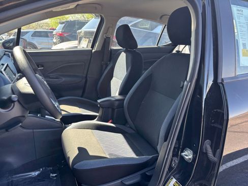 Used 2025 Nissan Versa SV image 34