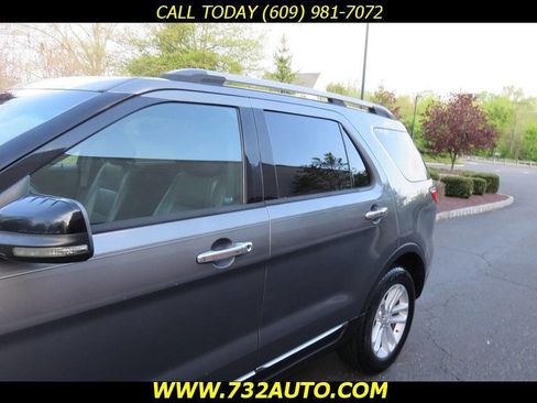 Used 2013 Ford Explorer XLT AWD/4WD image 31