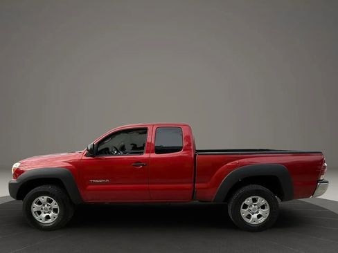 Used 2013 Toyota Tacoma PreRunner image 4