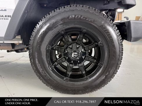 Used 2017 Jeep Wrangler Unlimited Sport w/ Quick Order Package 24S AWD/4WD image 15