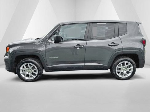 Used 2023 Jeep Renegade Latitude AWD/4WD image 4