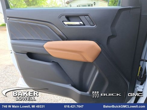 New 2025 GMC Canyon AT4 image 26