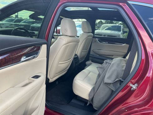 Used 2019 Cadillac XT5 Premium Luxury AWD/4WD image 9