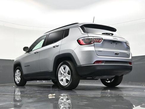 Used 2022 Jeep Compass Latitude FWD image 23