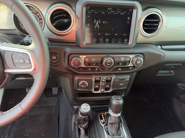 Used 2023 Jeep Wrangler Unlimited Sahara w/ LED Lighting Group AWD/4WD image 17
