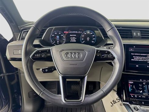 Used 2022 Audi e-tron Chronos w/ Chronos Package image 12