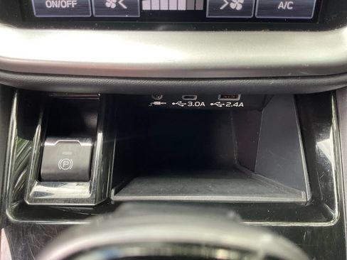 Used 2023 Subaru Outback Premium AWD/4WD image 27