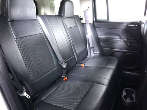 Used 2017 Jeep Patriot Sport image 31