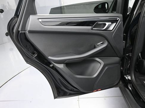 Certified 2023 Porsche Macan S AWD/4WD image 22