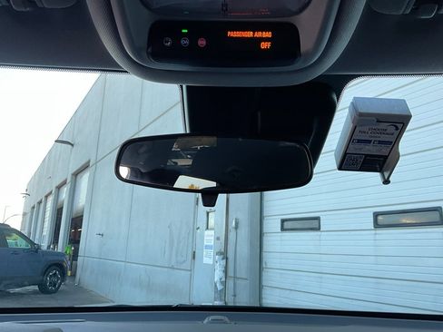 Used 2025 Chevrolet TrailBlazer LT image 16