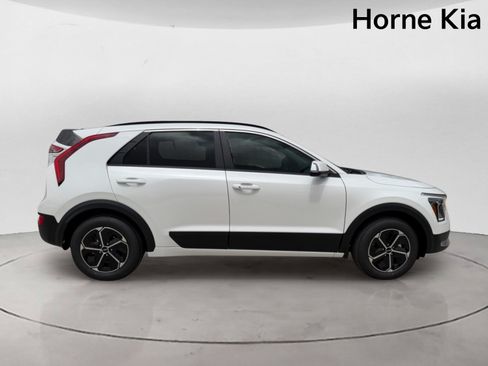 New 2026 Kia Niro EX FWD image 3