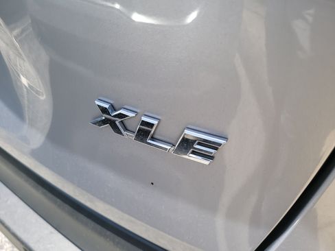 Used 2019 Toyota RAV4 XLE FWD image 10