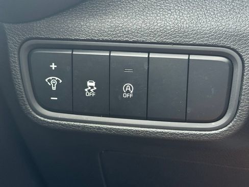Used 2025 Kia Soul LX w/ LX Technology Package FWD image 27