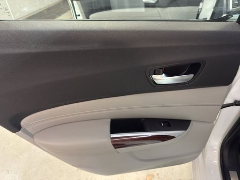 Used 2015 Acura TLX image 29