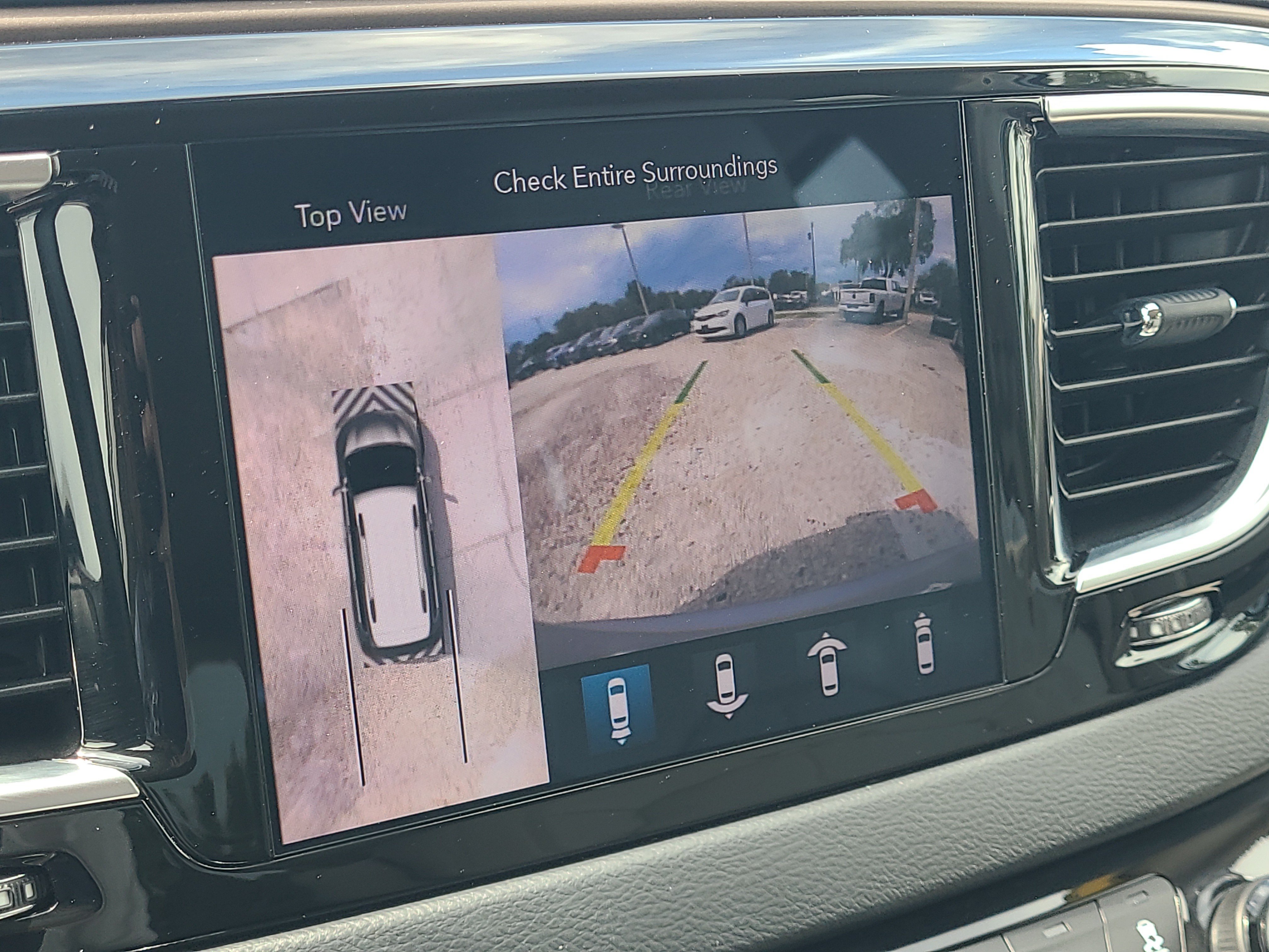 Used 2019 Chrysler Pacifica Touring-L Plus w/ Advanced Safetytec Group FWD image 24