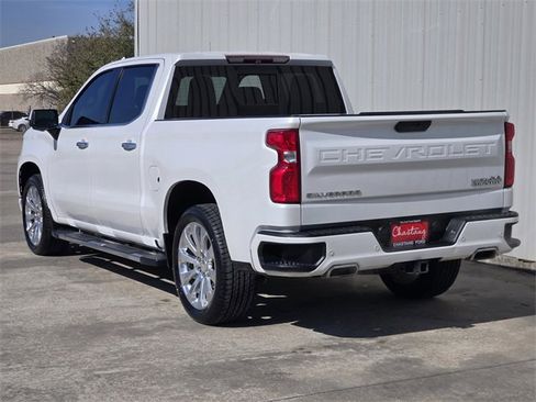 Used 2019 Chevrolet Silverado 1500 High Country w/ Technology Package image 12