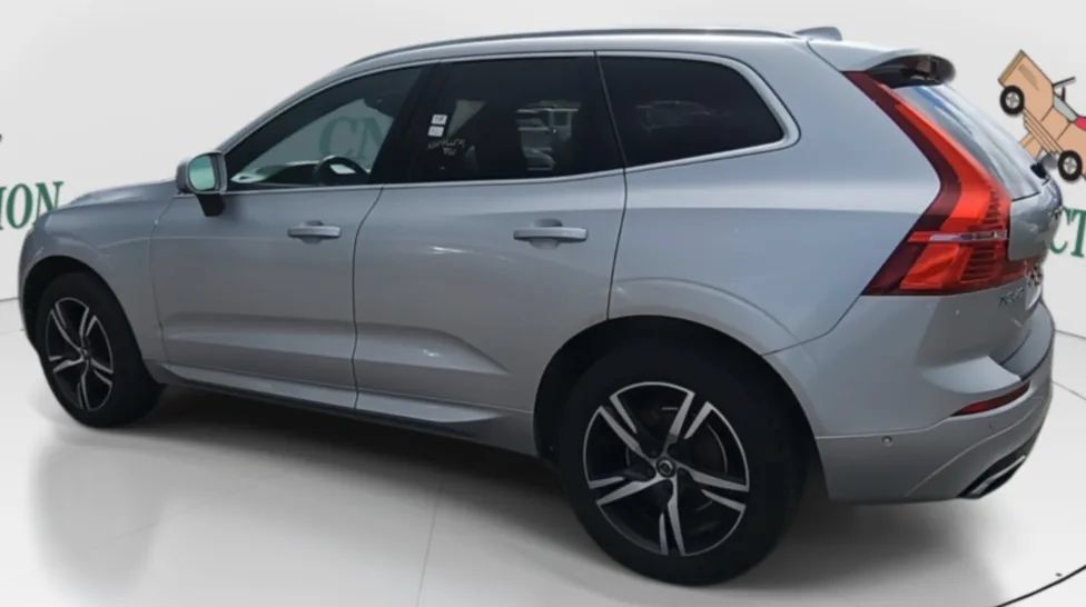 Used 2019 Volvo XC60 T5 R-Design AWD/4WD image 2