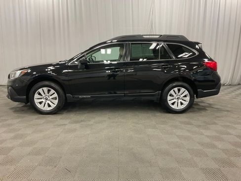 Used 2019 Subaru Outback 2.5i Premium image 9