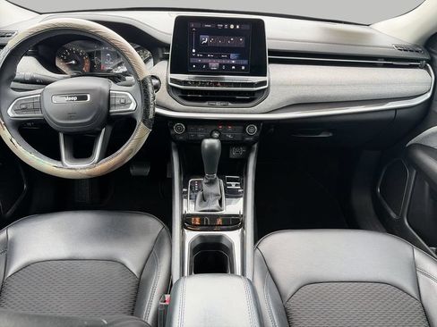 Used 2022 Jeep Compass Latitude FWD image 9